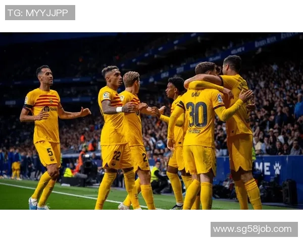 足球场上的璀璨之星：15号球员如何成就辉煌传奇